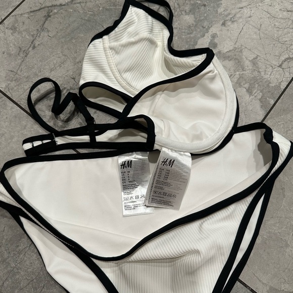 H&M Black and White Bikini Set - Picture 4 of 4